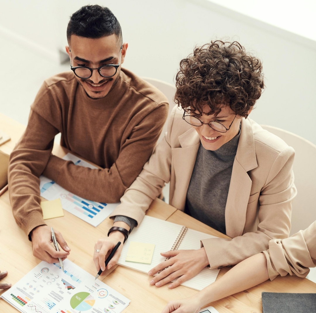 چرخه اعتماد و فروش مکرر در برندینگ ثروت‌ساز